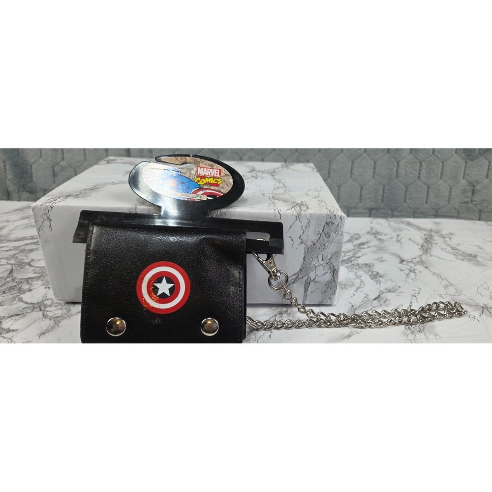 Marvel Kids Captain American Faux‎ Leather Trifold Chain Wallet